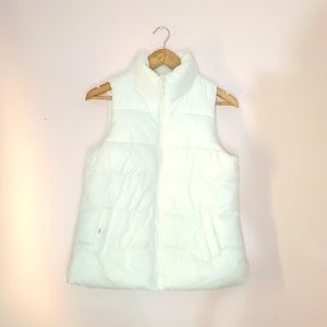 Old Navy Unisex Puffer Vest Creme De La Creme ✅ Bundle this item. BRAND NEW.